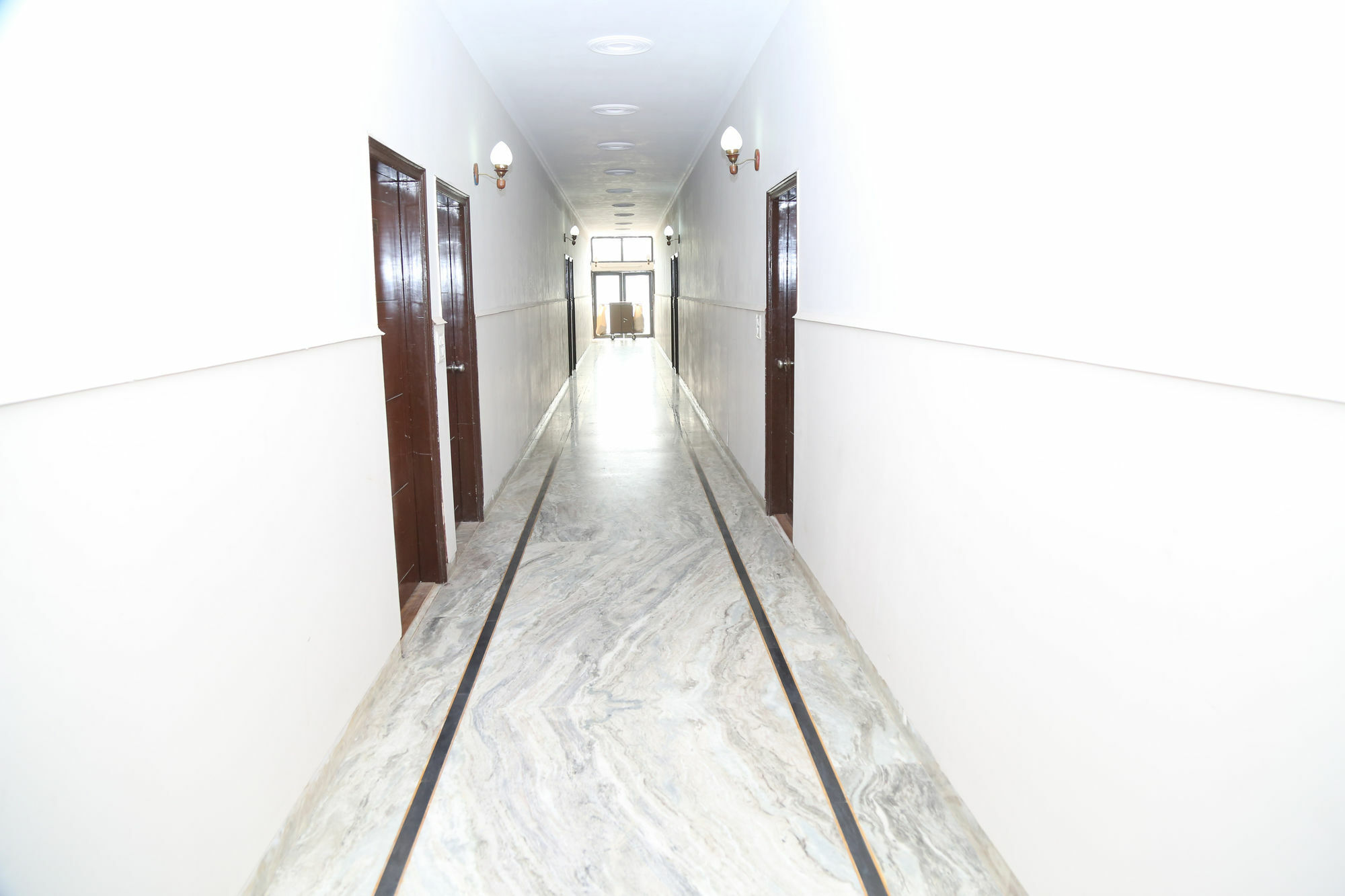 Pacific Inn Suryansh Hotel Гургаон Экстерьер фото